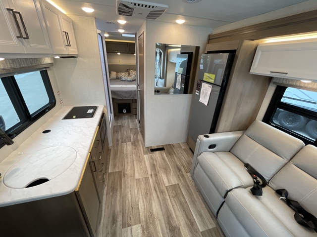 2027 Thor Freedom Traveler A26 — photo 3 of 8
