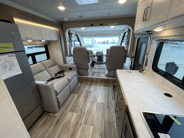 2027 Thor Freedom Traveler A26 — photo 4 of 8