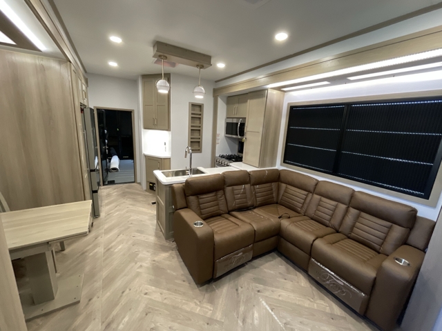 2026 Keystone Raptor 433 — photo 3 of 8