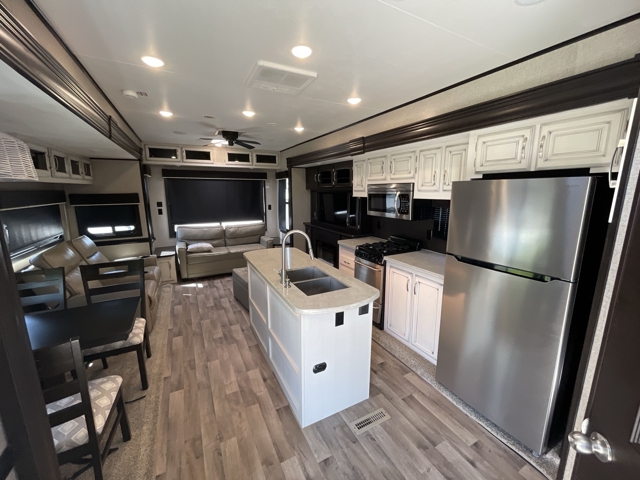 2020 Jayco Jay Flight Bungalow 40FBTS — photo 3 of 8