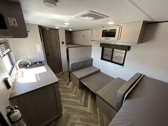 2025 Crossroads Zinger 18BH — photo 3 of 8