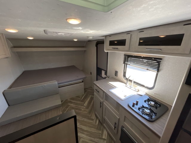 2025 Crossroads Zinger 18BH — photo 4 of 8