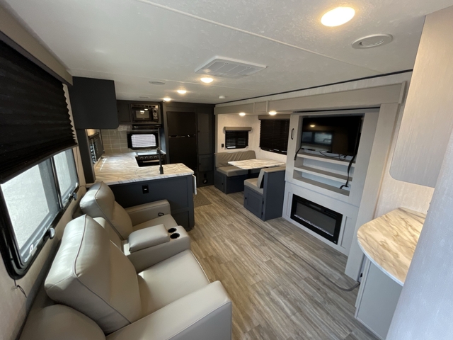 2024 Coachmen Apex Ultra-lite 264RKS — photo 2 of 8