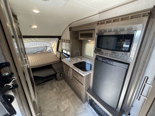 2018 Forest River R-pod 176T — photo 3 of 8