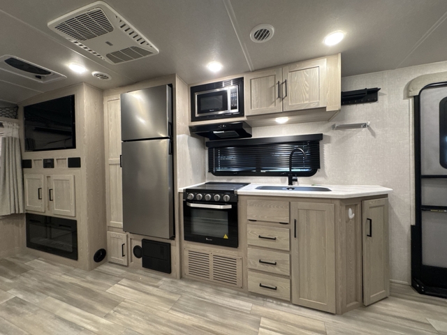 2022 Forest River Rockwood Roo 235S — photo 4 of 8