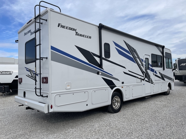 2026 Thor Freedom Traveler A32 — photo 6 of 8