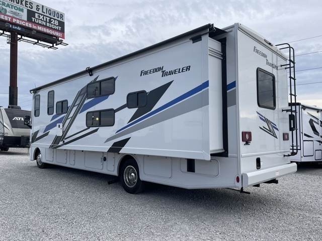 2026 Thor Freedom Traveler A32 — photo 7 of 8