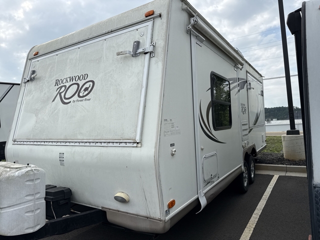 2010 Forest River Rockwood Roo 233S — photo 7 of 8