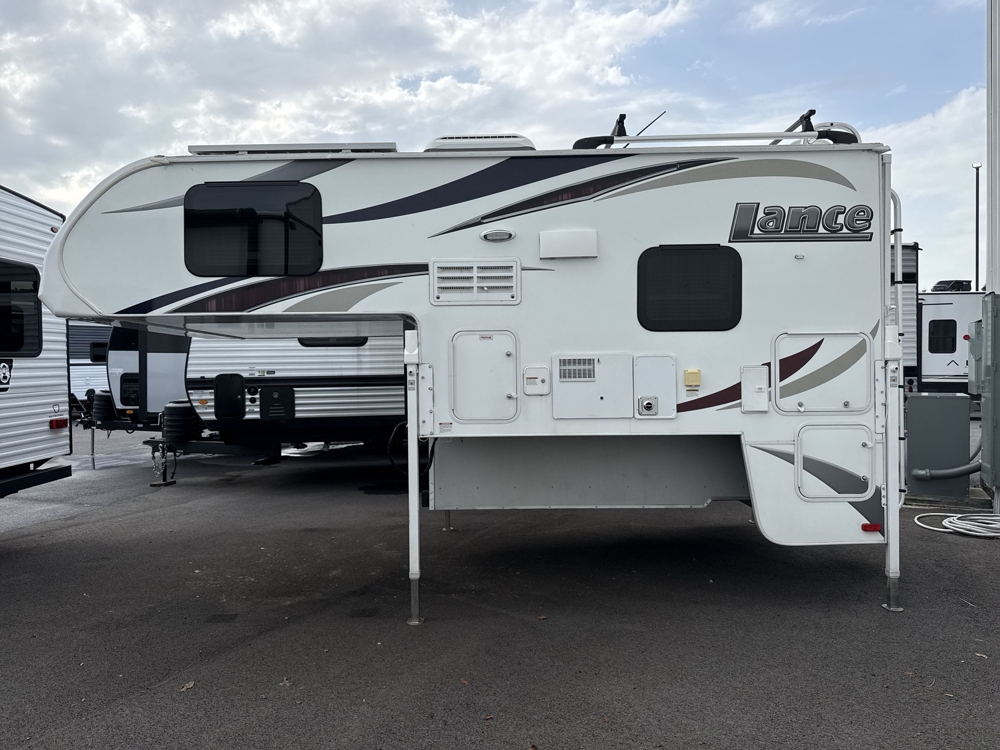 2020 Lance Lance 825 — photo 7 of 8