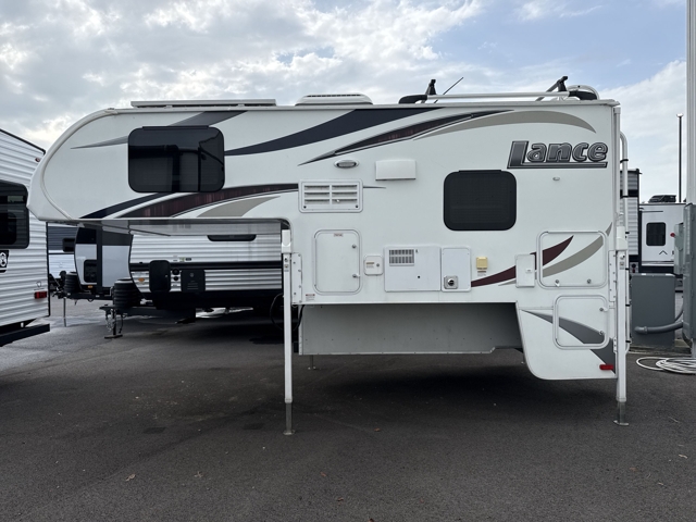 2020 Lance Lance 825 — photo 7 of 8