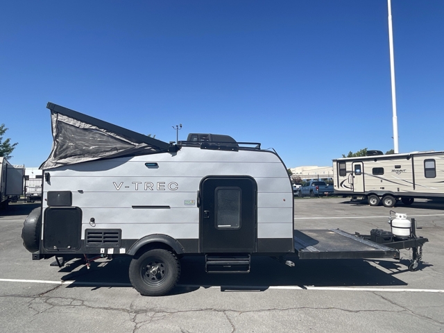 2022 Coachmen V-trec V4 — photo 5 of 8
