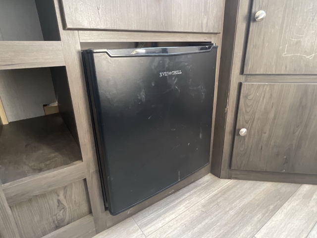 2022 Coachmen V-trec V4 — photo 8 of 8