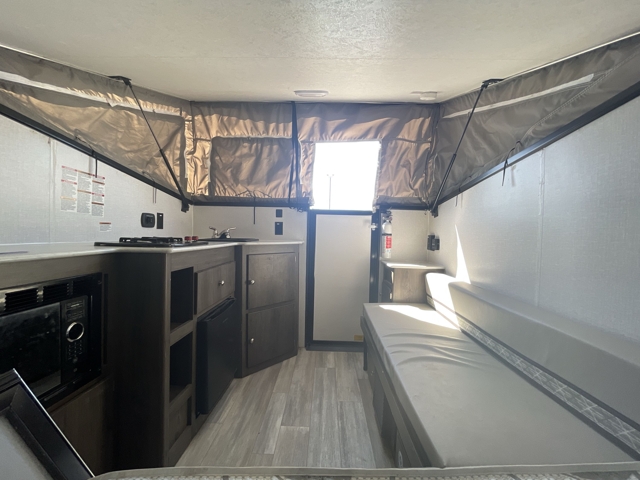 2022 Coachmen V-trec V4 — photo 3 of 8