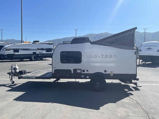 2022 Coachmen V-trec V4 — photo 6 of 8
