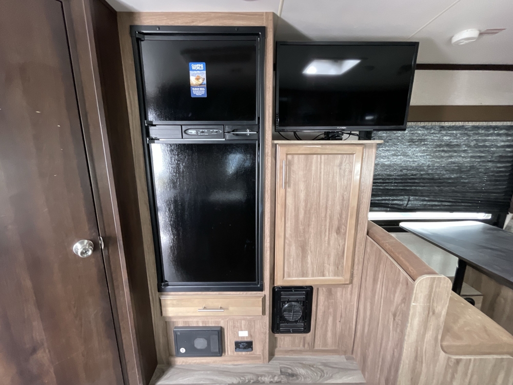 2018 Jayco Jay Feather 19H — photo 8 of 8