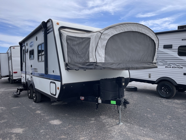 2018 Jayco Jay Feather 19H — photo 1 of 8