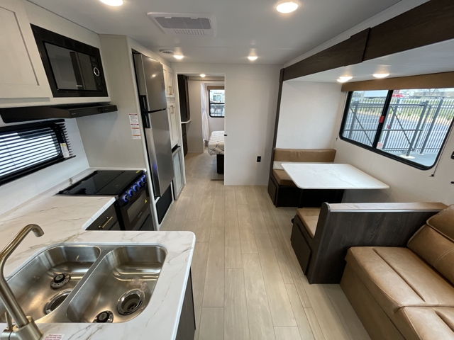 2026 Crossroads Zinger 390DB — photo 3 of 8