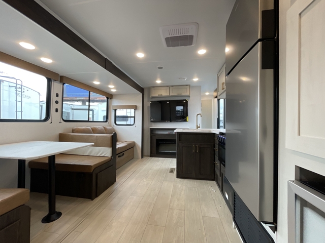 2026 Crossroads Zinger 390DB — photo 4 of 8