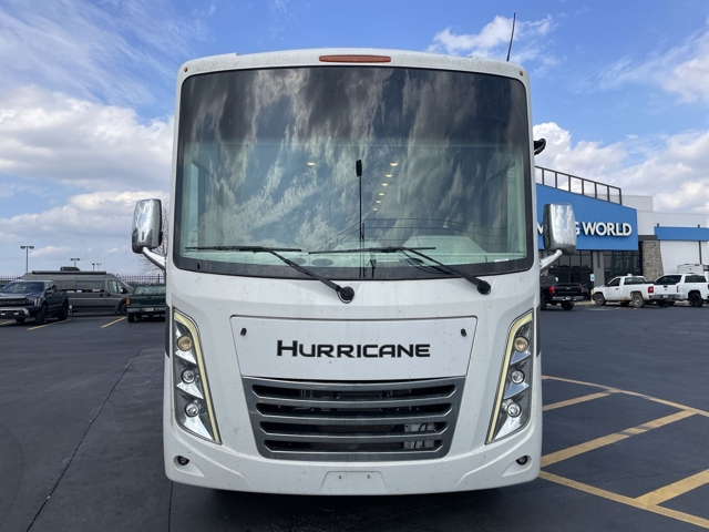 2024 Thor Hurricane 29M — photo 5 of 8