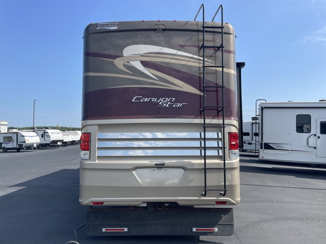 2015 Newmar Canyon Star 3610 — photo 7 of 8