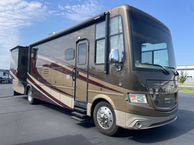 2015 Newmar Canyon Star 3610 — photo 1 of 8