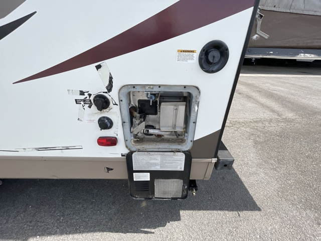 2018 Forest River Rockwood Roo 21SS — photo 6 of 8