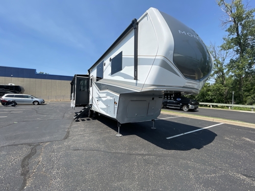RV carousel image 1