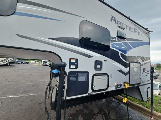 2022 Northwood Arctic Fox Camper 990 — photo 7 of 8