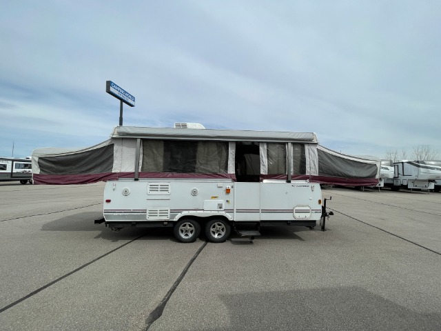 2007 Fleetwood Highlander Avalon — photo 3 of 8