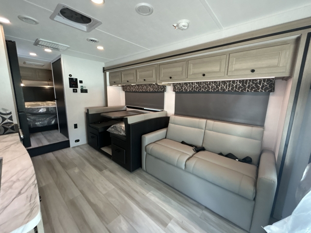 2026 Forest River Sunseeker LE 2850SF — photo 4 of 8