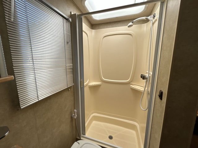 2007 Itasca Navion 23H — photo 7 of 8