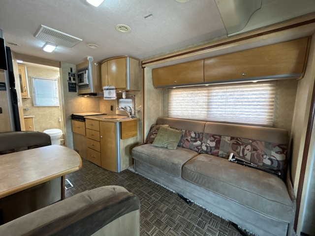 2007 Itasca Navion 23H — photo 4 of 8