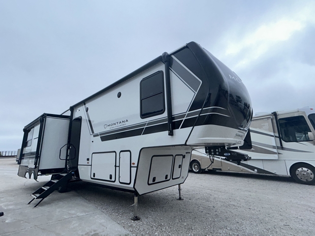 2026 Keystone Montana High Country 325RK — photo 1 of 8