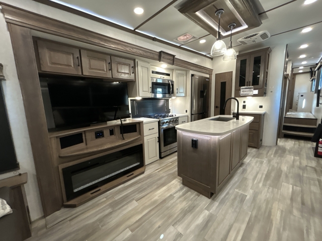 2023 Alliance Paradigm 390MP — photo 4 of 8