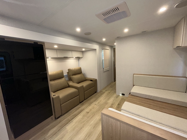 2026 Winnebago Thrive 24RKS — photo 4 of 8
