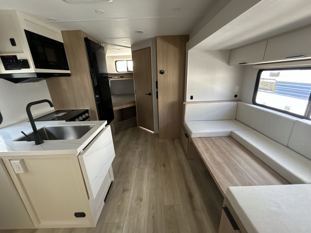 2026 Winnebago Thrive 22MBH — photo 5 of 8