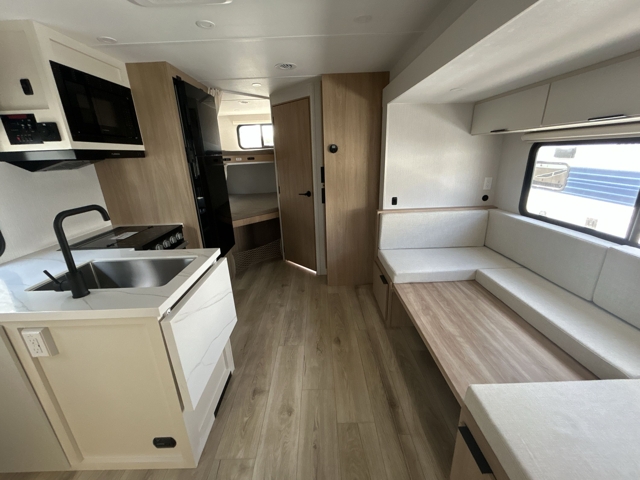 2026 Winnebago Thrive 22MBH — photo 5 of 8