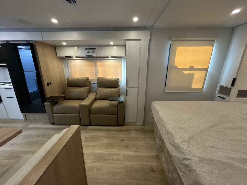 2026 Winnebago Thrive 22MLS — photo 4 of 8