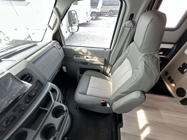 2026 Forest River Sunseeker 3010DSF — photo 8 of 8