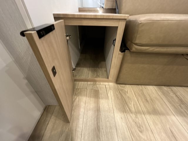2026 Winnebago Thrive 22MBH — photo 8 of 8