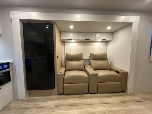 2026 Winnebago Thrive 24RKS — photo 5 of 8