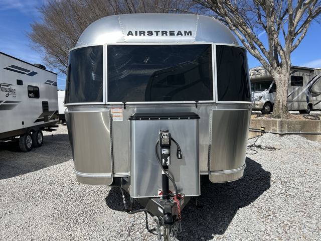 2021 Airstream Flying Cloud 23FB — photo 3 of 8