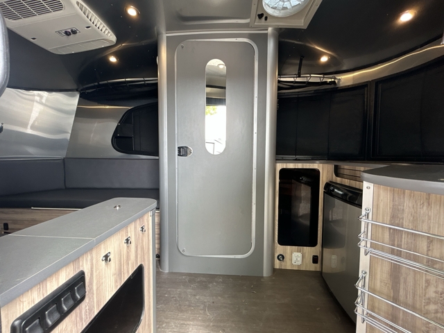 2018 Airstream Basecamp 16 — photo 4 of 8