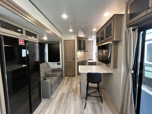 2026 Keystone Coleman Legacy 2800SUNDECK — photo 6 of 8