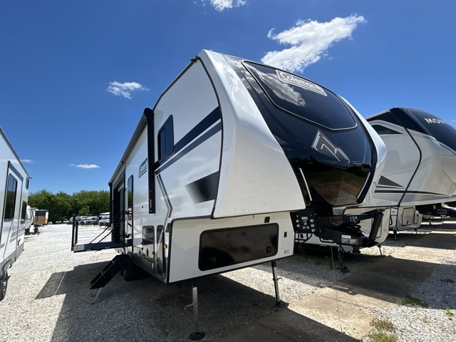 2026 Keystone Coleman Legacy 2800SUNDECK — photo 1 of 8