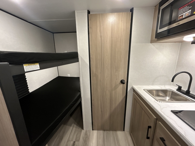 2027 Keystone Coleman 13B — photo 5 of 8