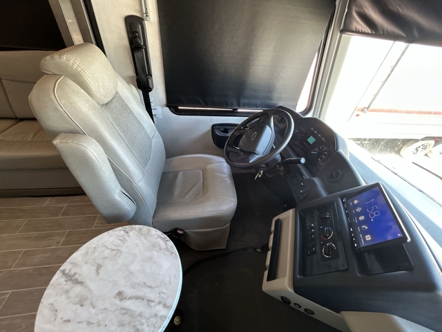 2023 Forest River Georgetown 5 Series 36B — photo 7 of 8