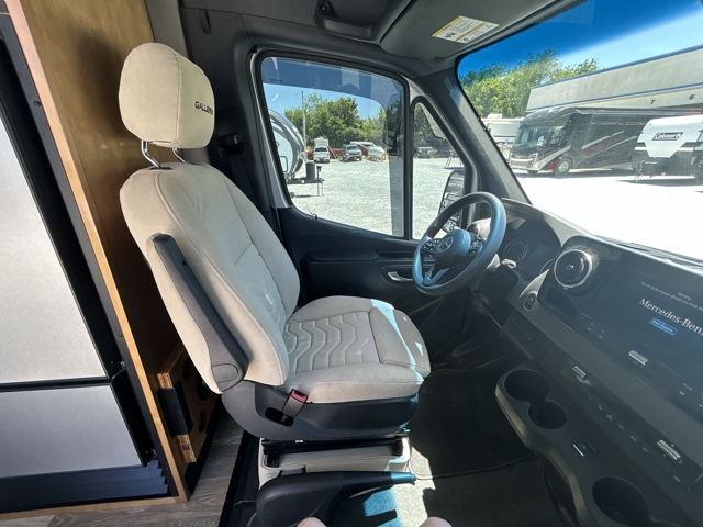 2023 Coachmen Galleria 24T — photo 3 of 8