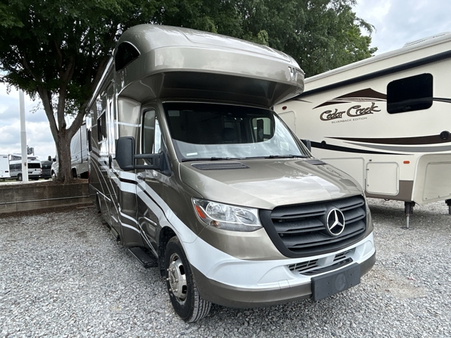 2020 Winnebago Navion 24V — photo 1 of 8