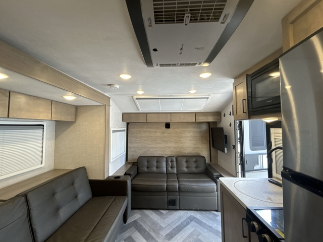 2023 Ember Overland 191MDB — photo 5 of 8